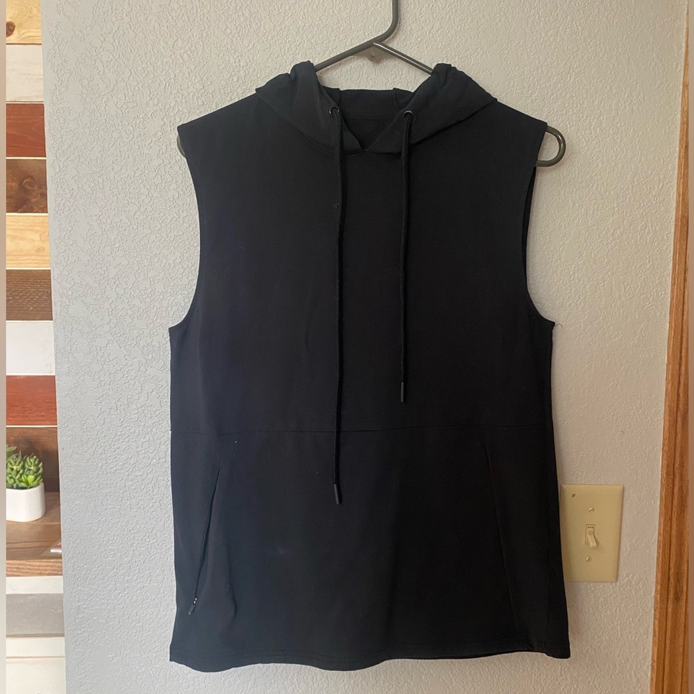 Zyia sleeveless hoodie with zipper pocket